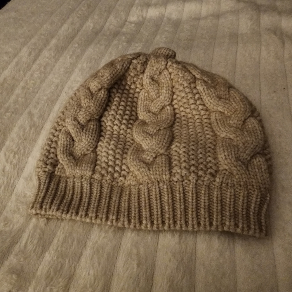 Cozy Cable Knit Beanie - Tan